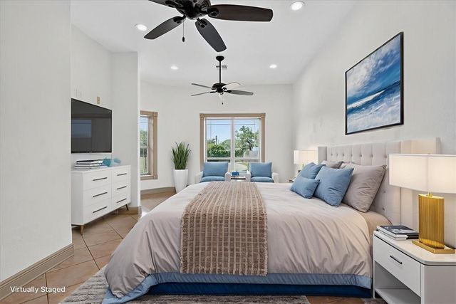 5593 WESTLAKE Dr, Sandia, TX 78383