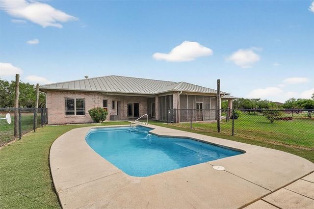 5593 WESTLAKE Dr, Sandia, TX 78383