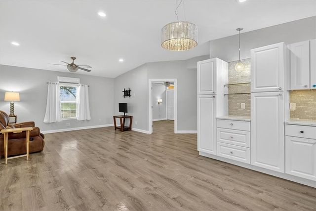 5593 WESTLAKE Dr, Sandia, TX 78383