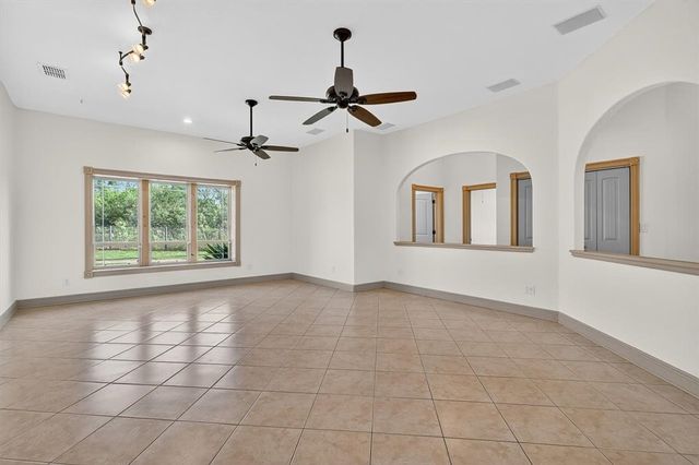 5593 WESTLAKE Dr, Sandia, TX 78383