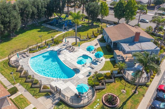 19760 Kingswood, Huntington Beach, CA 92646