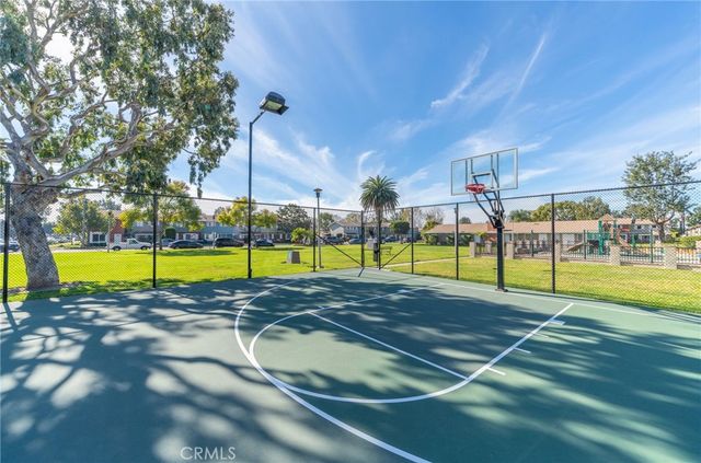 19760 Kingswood, Huntington Beach, CA 92646