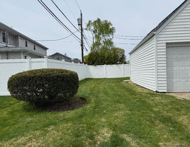 530 Colonade Road, West Hempstead, NY 11552