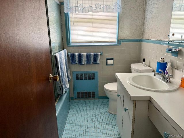 530 Colonade Road, West Hempstead, NY 11552