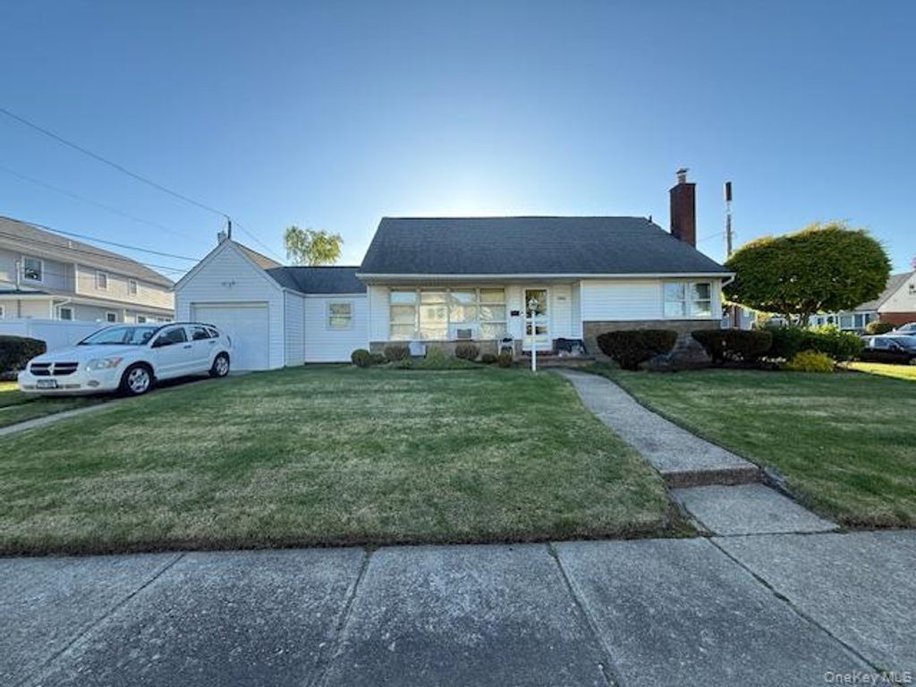 530 Colonade Road, West Hempstead, NY 11552