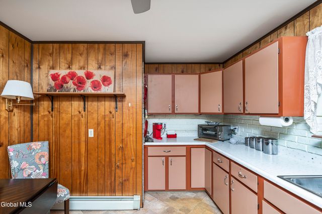 4 Bechard Lane, Waterford, NY 12188