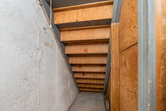 4 Bechard Lane, Waterford, NY 12188