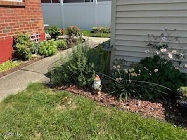 4 Bechard Lane, Waterford, NY 12188