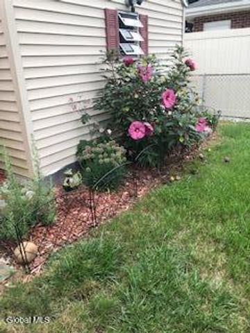 4 Bechard Lane, Waterford, NY 12188