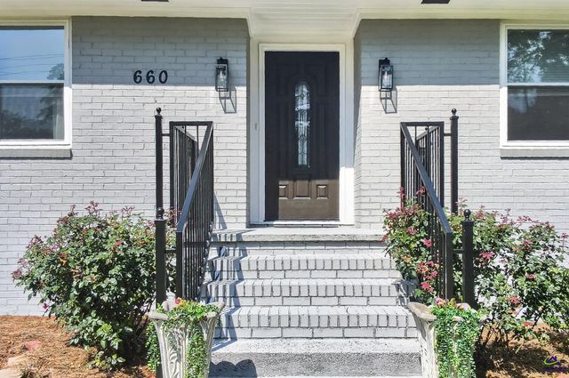 660 Forest Hill Rd, Macon, GA 31210
