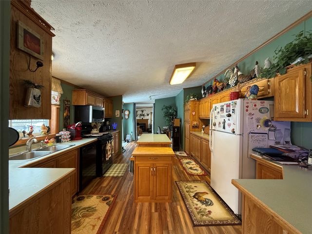 11682 ROUTE 97 N 185, Waterford, PA 16441