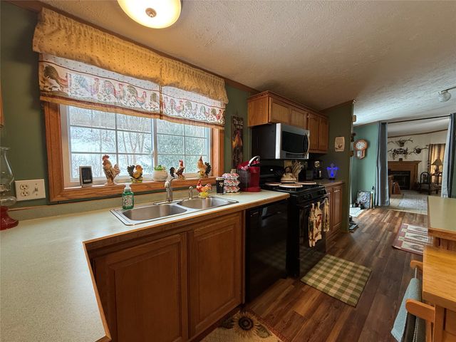 11682 ROUTE 97 N 185, Waterford, PA 16441