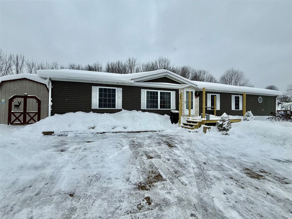 11682 ROUTE 97 N 185, Waterford, PA 16441