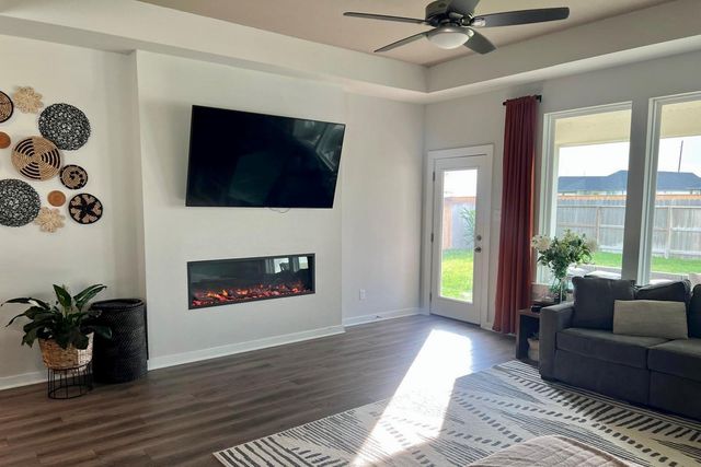 7511 Rainflower Field Drive, Cypress, TX 77433