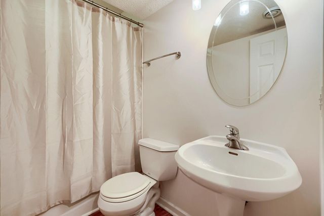 2755 Faulkner Drive, Chaska, MN 55318