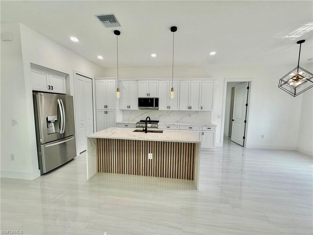 2706 Floyd AVE S, Lehigh Acres, FL 33976