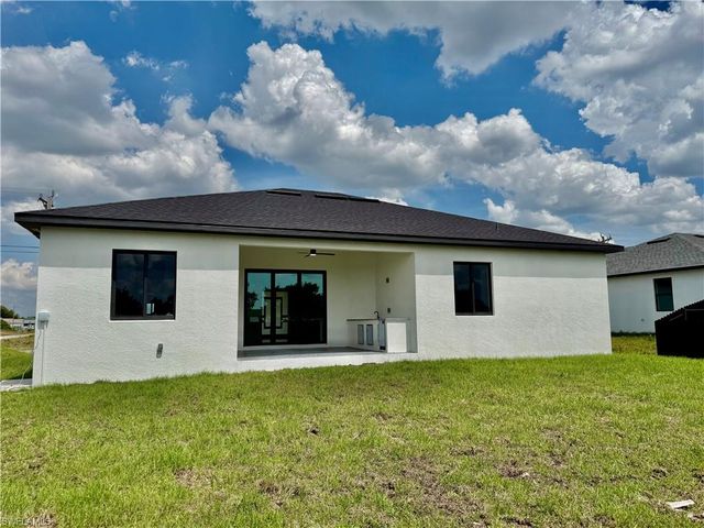 2706 Floyd AVE S, Lehigh Acres, FL 33976