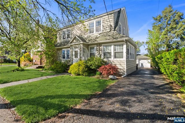 59 W Passaic Street, Maywood, NJ 07607