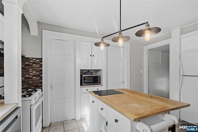 59 W Passaic Street, Maywood, NJ 07607