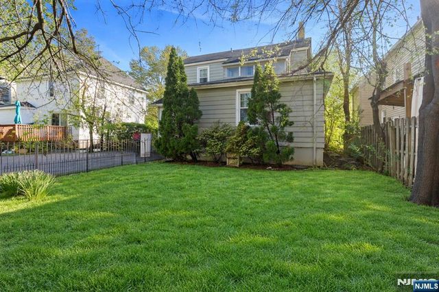 59 W Passaic Street, Maywood, NJ 07607