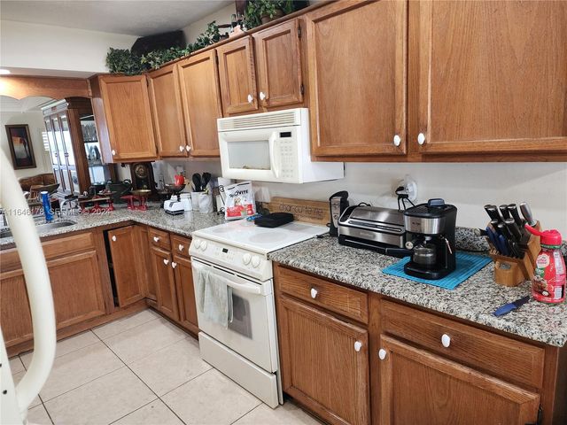 393 SW 35th Street 393, Palm City, FL 34990