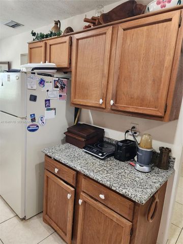 393 SW 35th Street 393, Palm City, FL 34990