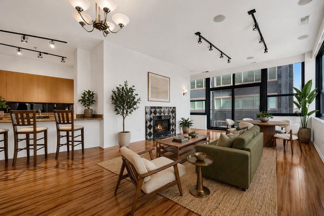 130 S Canal Street 715, Chicago, IL 60606