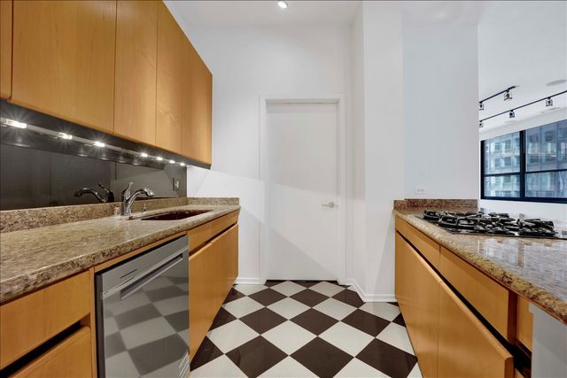 130 S Canal Street 715, Chicago, IL 60606