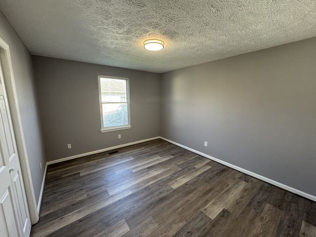 3216 Woodstock Dr, Nashville, TN 37207