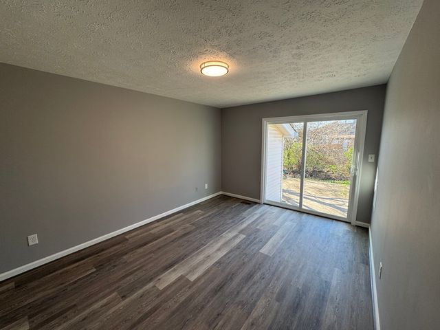 3216 Woodstock Dr, Nashville, TN 37207