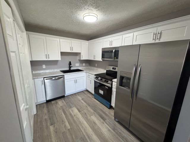 3216 Woodstock Dr, Nashville, TN 37207