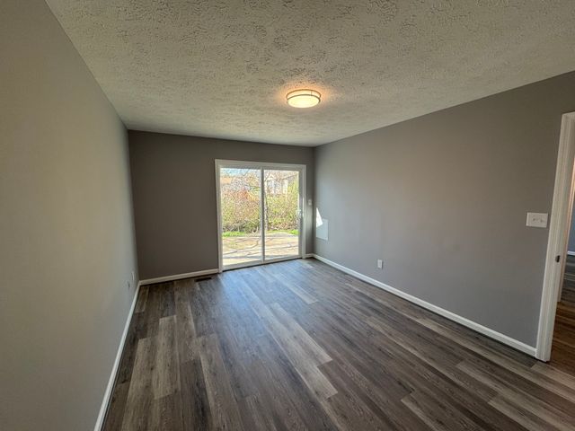 3216 Woodstock Dr, Nashville, TN 37207