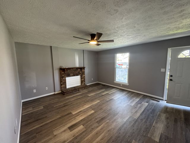 3216 Woodstock Dr, Nashville, TN 37207