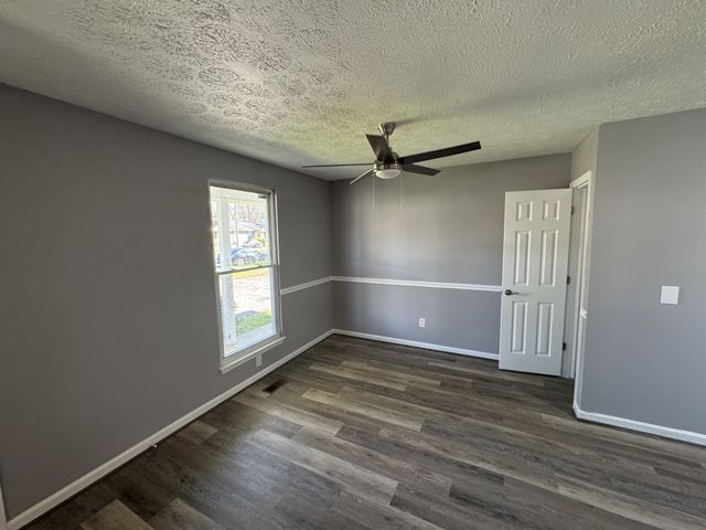 3216 Woodstock Dr, Nashville, TN 37207