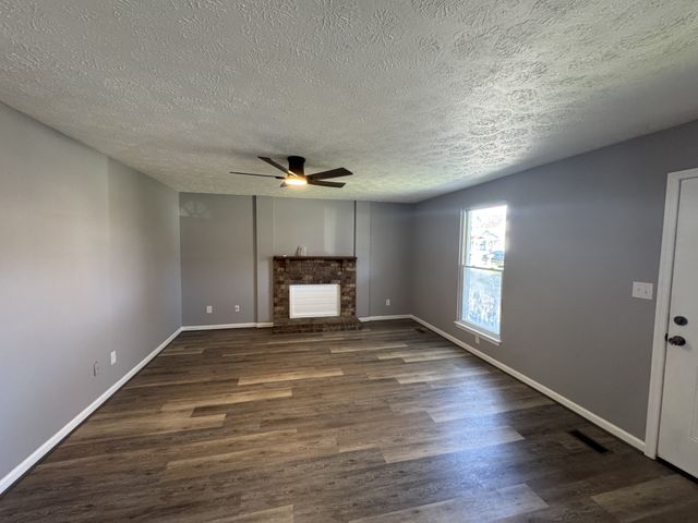 3216 Woodstock Dr, Nashville, TN 37207