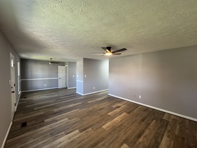 3216 Woodstock Dr, Nashville, TN 37207