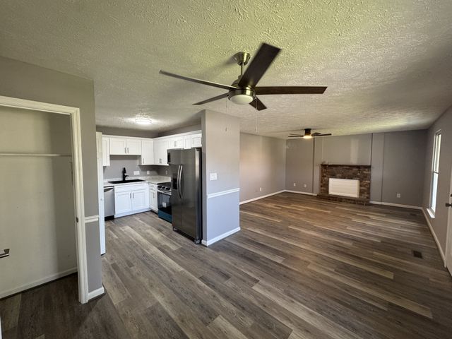 3216 Woodstock Dr, Nashville, TN 37207