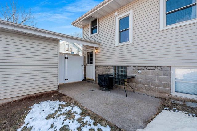 313 S MILL STREET, Hortonville, WI 54944