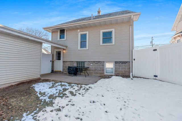 313 S MILL STREET, Hortonville, WI 54944