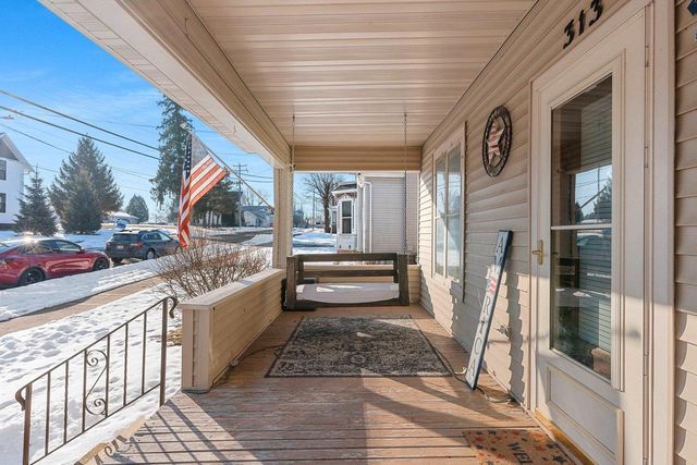 313 S MILL STREET, Hortonville, WI 54944