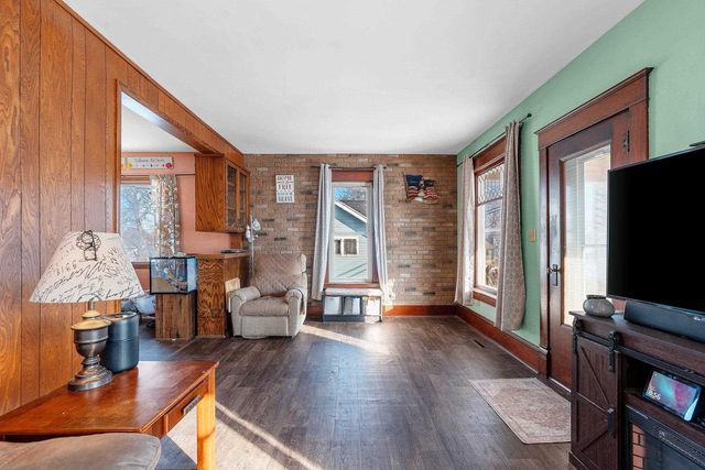 313 S MILL STREET, Hortonville, WI 54944