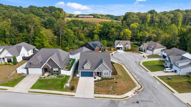 12190 Avery Place, Soddy Daisy, TN 37379