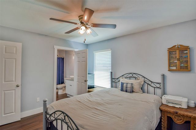 903 Comanche Cove Drive, Granbury, TX 76048