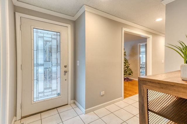 64 Somerset, Somers, CT 06071