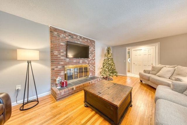 64 Somerset, Somers, CT 06071