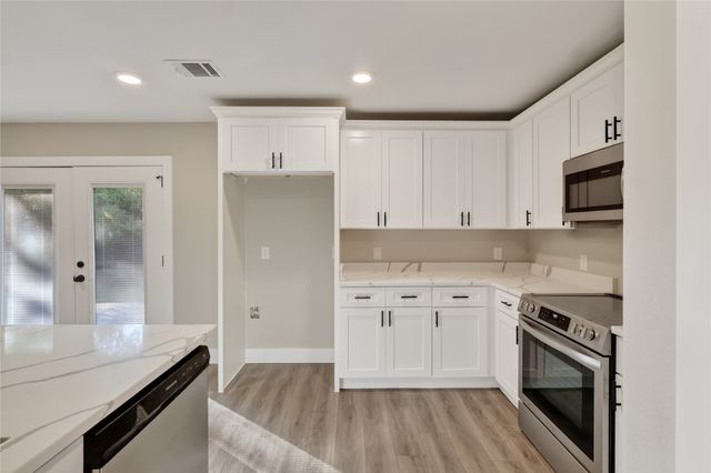 209 W 9th Street, Kemp, TX 75143