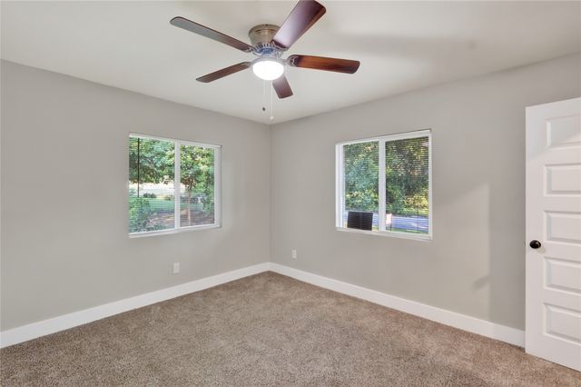 209 W 9th Street, Kemp, TX 75143