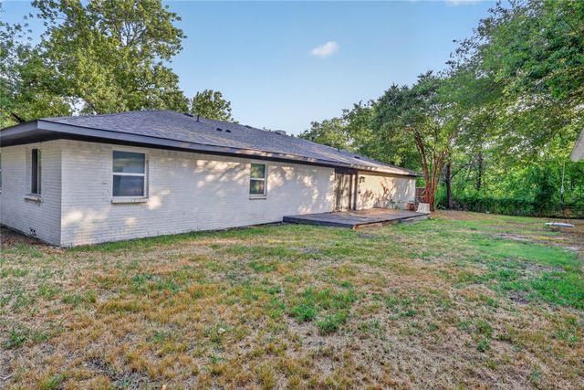 209 W 9th Street, Kemp, TX 75143