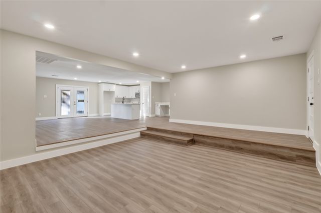209 W 9th Street, Kemp, TX 75143