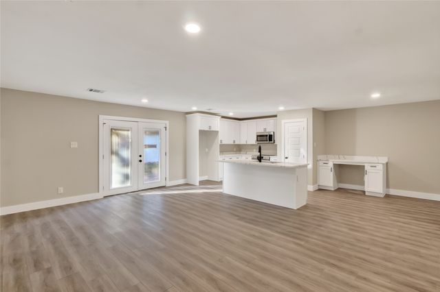 209 W 9th Street, Kemp, TX 75143
